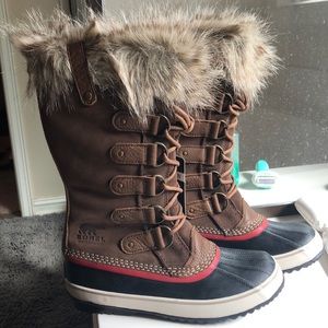 Sorel Joan of Arctic Red Dahlia size 10